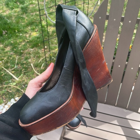 Kimchi Blue MEGA Platform Heels - Picture 4 of 4